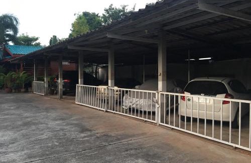 Thani Resort | TR Guesthouse