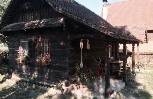 Sisak House | Tradicije Cigoc