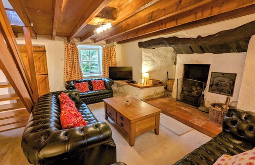 Llanfrothen Other | Traditional 18th century farmhouse on the slopes of a mountain