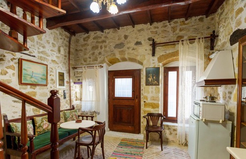 Agios Myronas Hotel | Traditional Cretan Houses