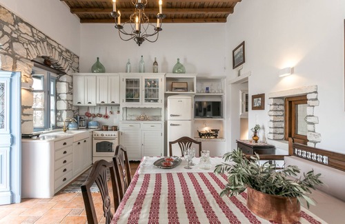 Aperathos Apartment | Traditional Inn Pirethron