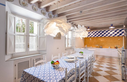 San Bernardo House | Traditional Sevillian House 6 BD and private terrace. Campamento