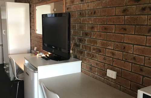 Sarina Hotel | Tramway Motel