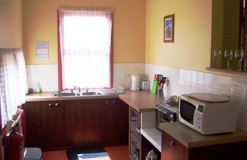 Sarina Hotel | Tramway Motel