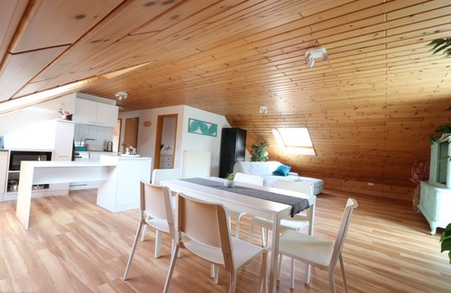 Waag Apartment | Tranquil 3-bedroom apartment with WiFi in Schöllkrippen