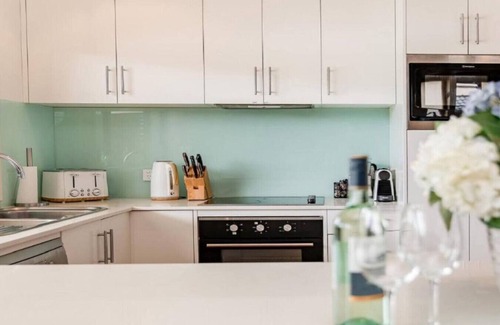 Woy Woy House | Tranquil Abode with Spa & Jetty