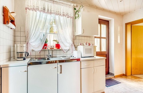 Dornthal Apartment | Tranquil Stay in Dörnthal