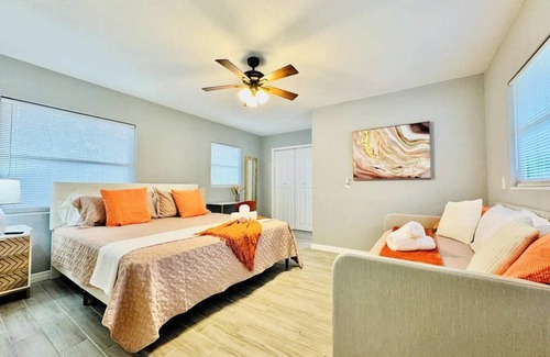 Crystal Lake House | Tranquil Florida Getaway, Garden & Courtyard View