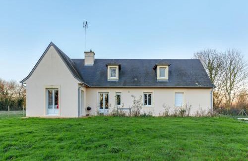 Englesqueville-la-Percee House | Tranquil Garden Retreat by the Sea