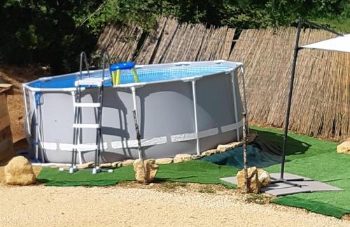 Soturac House | Tranquil Holiday Home in Soturac with pool