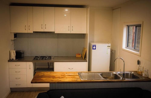 Brownlow Ki Cabin | tranquil holiday set up. close to all you facilities