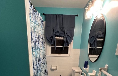 Holland House | Tranquil Lake house on Hamilton Reservoir. Sleeps 7 comfortably