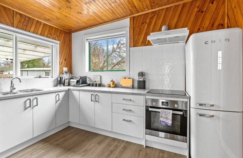 Invermay House | Tranquil Launceston Getaway - You'll fall in love!