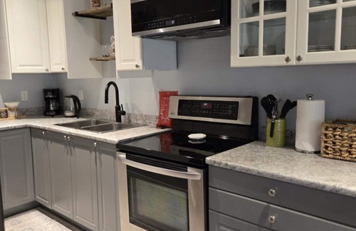 Shawnigan Lake Apartment | Tranquil Shawnigan Lake retreat. Private self contained Suite