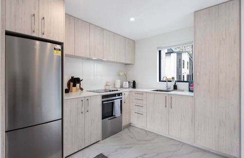 Lower Hutt House | Tranquil Stay at Rainey Grove