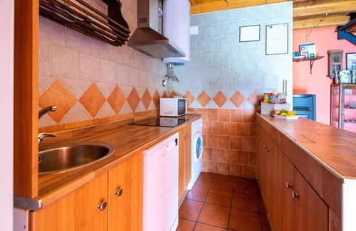 Benllera Cottage | Tranquil Stay Near Luna River