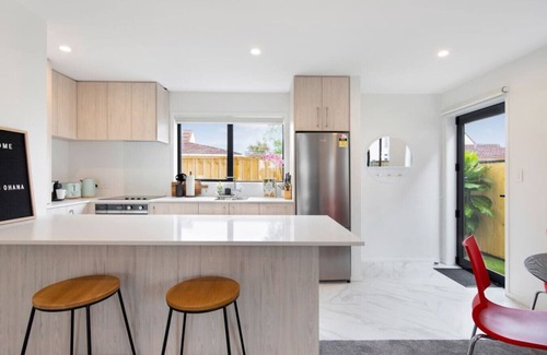 Trentham House | Tranquil Trentham Escape