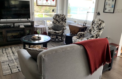 Southwest Cove House | Tranquility And Beauty At This Tucked Away Home ~ Right On The Ocean!