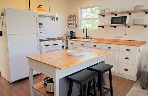 Highlandville House | Tranquility Heights: Deck, 3.5 acres, Darts, Movie Room, Desk w/Printer