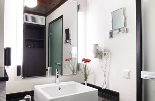 Linz Hotel | Trans World Hotel Donauwelle