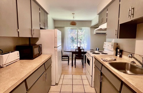 Port Alice Apartment | Tree Side Top Floor Suite