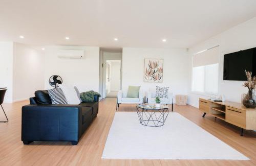 South Launceston House | Tree Top Treasure Itas