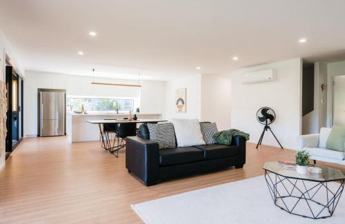 South Launceston House | Tree Top Treasure Itas