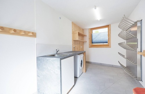 Oetz Ski Chalet | Tree-trunk house with very large living and leisure area