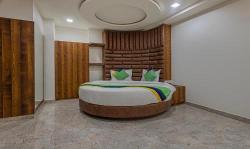 Ahmedabad Hotel | Treebo Eden Park, Ahmedabad