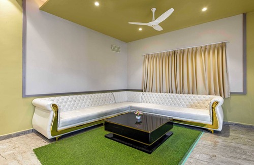 Madhurawada Hotel | Treebo Imperia, Kommadi