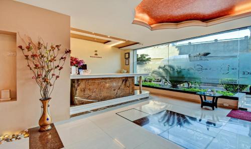 Nagavara Hotel | Treebo Raj Elegance Manyata Tech Park