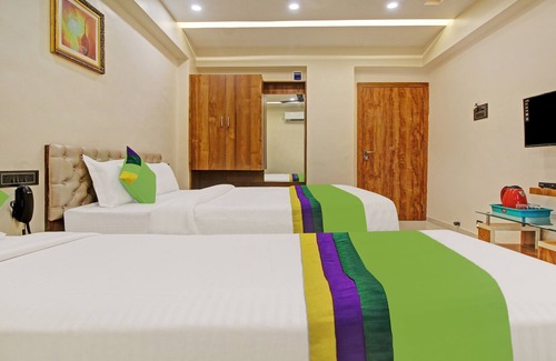 Phase 1 House | Treebo Royal Imperio, Hinjewadi