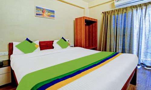 Dapoli Hotel | Treebo SS Residency With Mountain View