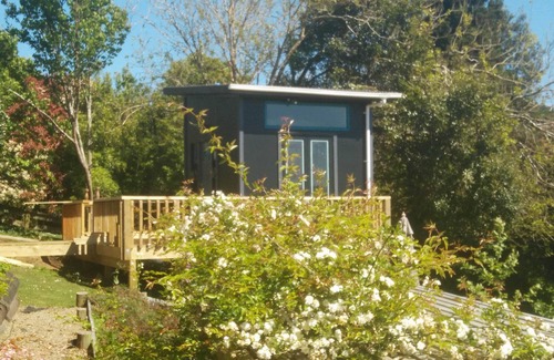 Waikino Cabin | Treehouse in paradise