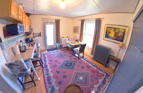 Jones Hill Apartment | Treetop/Balcony Suite with ocean view; safe, near subway