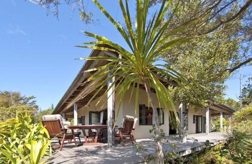 Tairua House | Treetop Oasis - Tairua Executive Holiday Home