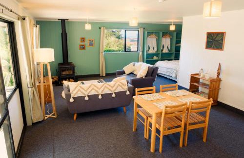 Tuamarina Apartment | Treetops