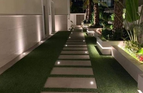 Dubai House | Tremendous 8-bedroom house with AC in Dubai