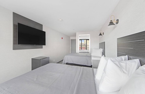 West Bronx Hotel | Tremont Hotel