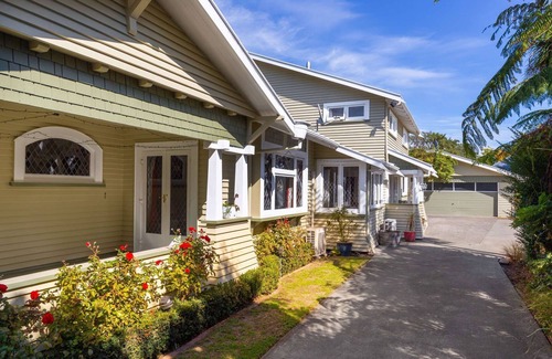 Blenheim Apartment | Tresco Apartments: Luxury 2 Bedroom Apartment with Garden View