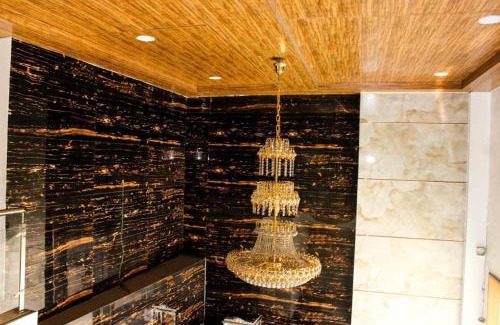 Kandiwali West Hotel | TRI HOTEL