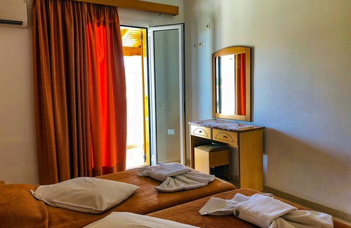 Saoulatika Apartment | Tria Adelphia | Upper Floor Two Bedroom Apartment Pool View | Room 17