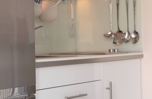 Feyen-Weismark Apartment | Trier 2- 4 pers., 2ZKBT, 45 qm, 3 *, modern and complete, suitable for allergy sufferers, WiFi