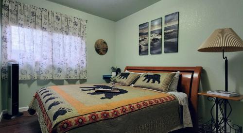 Turnagain Bed & Breakfast | Trinity Escapes - Two Bedroom two bathroom full Apartment near airport