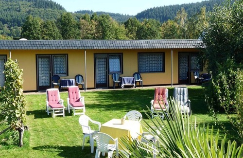 Schweich Bed & Breakfast | Triple room, shower, WC - Weingut-Pension Schiff