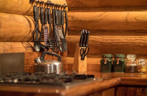 Glenhope Cottage | Triple Tui - Log cabin, self contained, river side