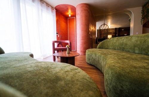 Poissy Apartment | Triplex Design avec Rooftop et Salle Cinéma