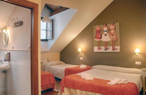 Alfoz de Lloredo Hotel | Trisileja en Posada la Busta