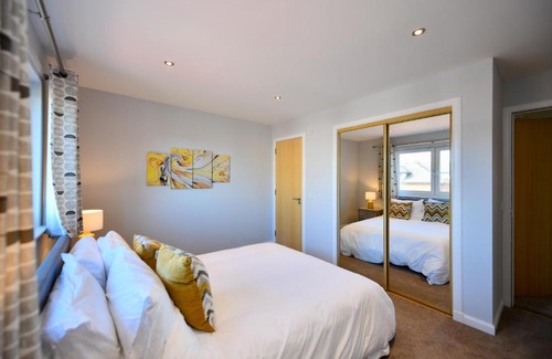 Troon House | Troon Executive Apartment
