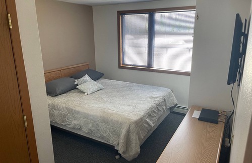 Delta Junction Hotel | Trophy Lodge Accommodations